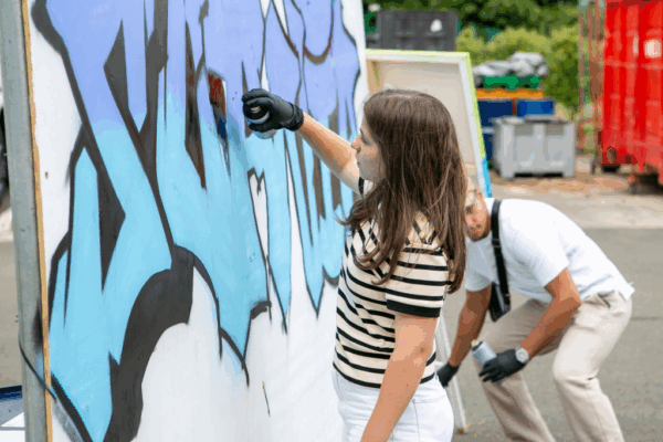 Fresque grafitty paris family day